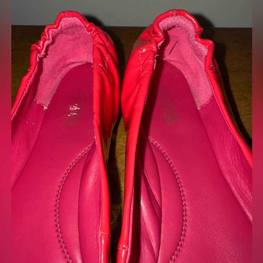 Michael Kors Patent Leather Ballet
Flats hot pink 9.5 - Picture 3 of 7